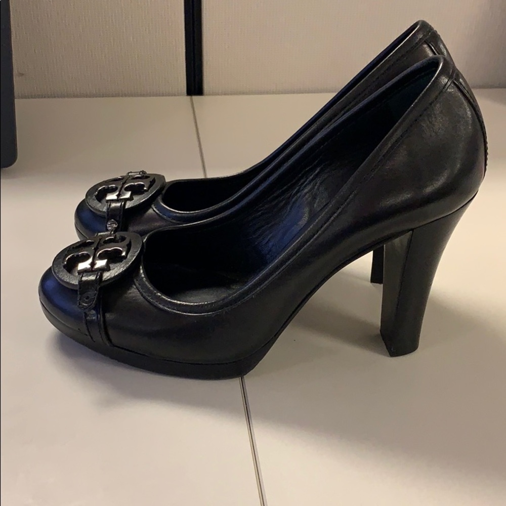 Tory Burch black leather pumps 8.5